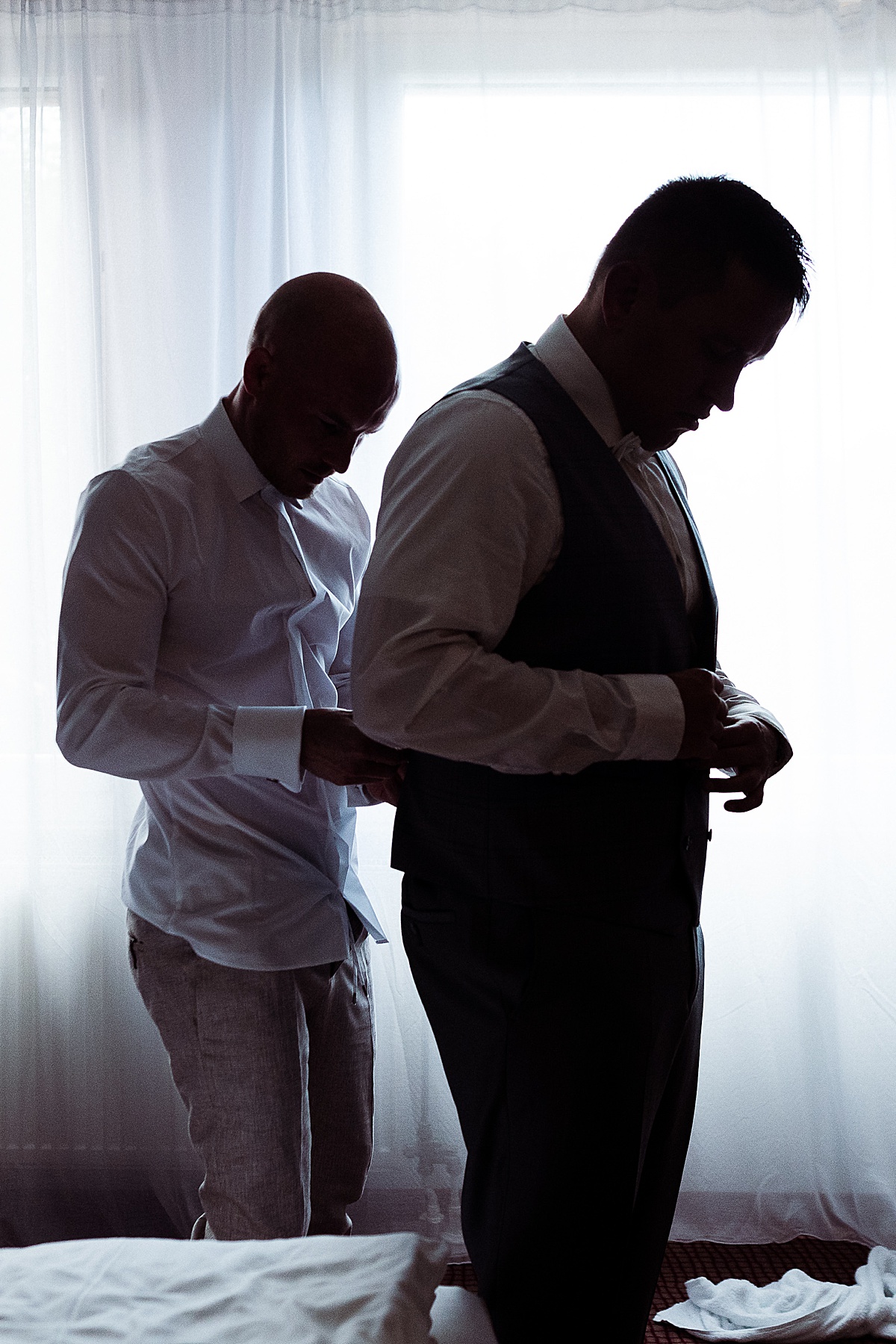 silhouette, Vorbereitung, hochzeit in magdeburg, reportage